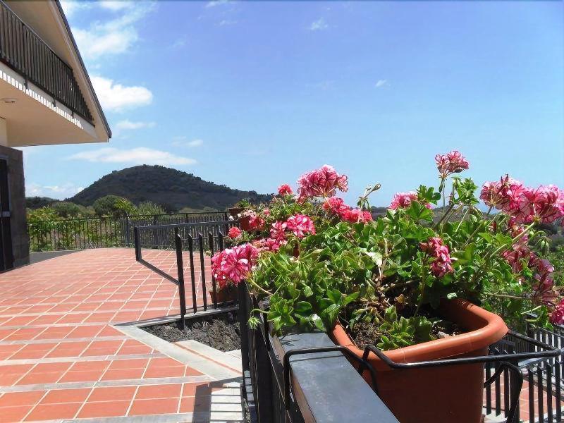 Etna Hut Bed and Breakfast Nicolosi Buitenkant foto