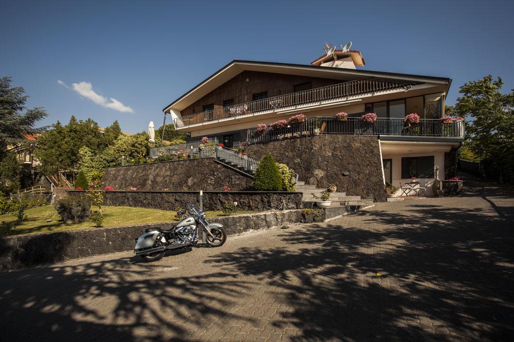 Etna Hut Bed and Breakfast Nicolosi Buitenkant foto