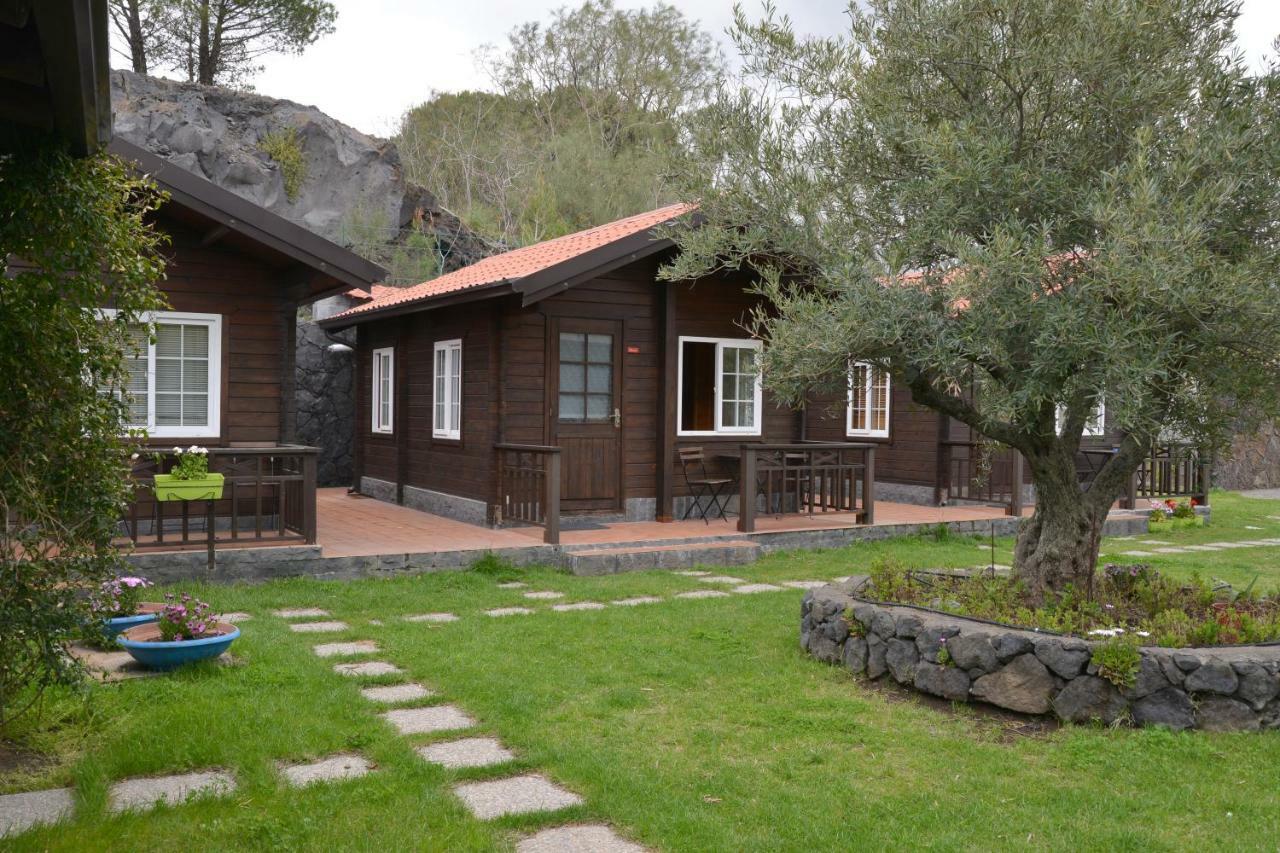 Etna Hut Bed and Breakfast Nicolosi Buitenkant foto